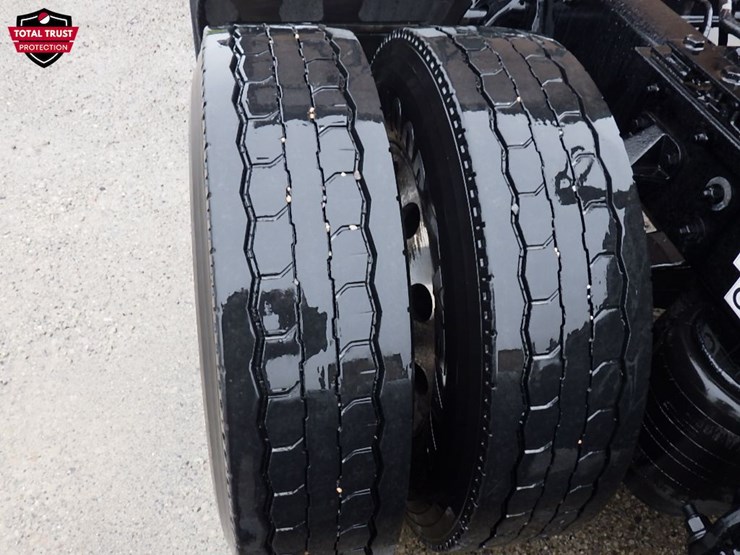 2024-kenworth-t680-image-19