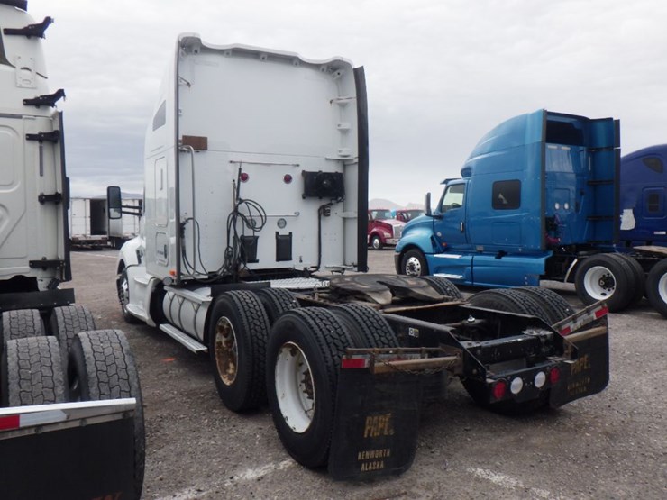 2017-kenworth-t680-image-14
