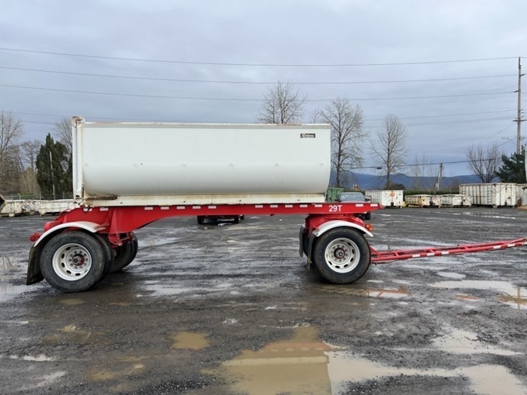 2017-peterbilt-389-image-38