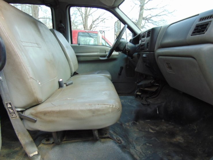 2004-ford-f750-image-9