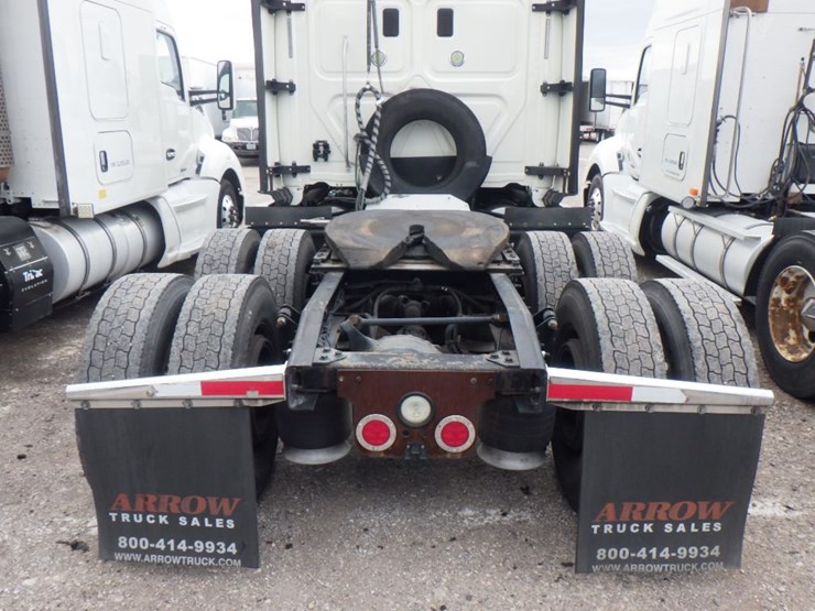 2017-freightliner-cascadia-125-evolution-image-12