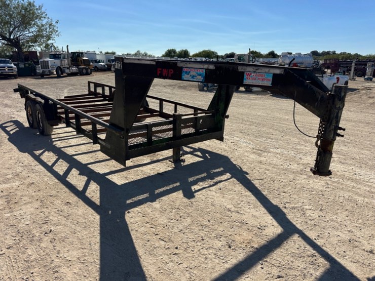 2002-shop-20'-flatbed-gooseneck-image-3