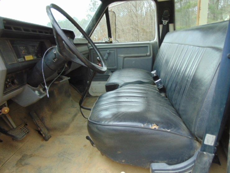 1995-ford-f800-image-7