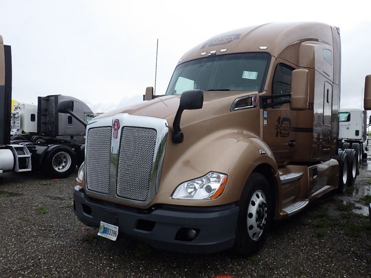 2022-kenworth-t680-image-1