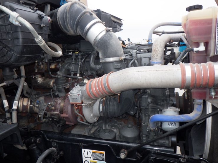 2022-kenworth-t680-image-26