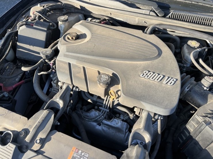 2011-chevrolet-impala-sedan-image-11