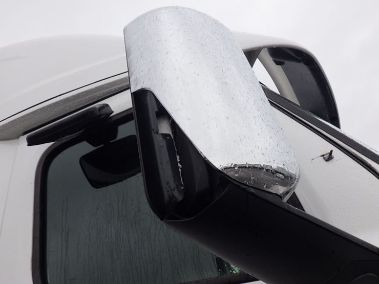 2020-freightliner-cascadia-126-image-8