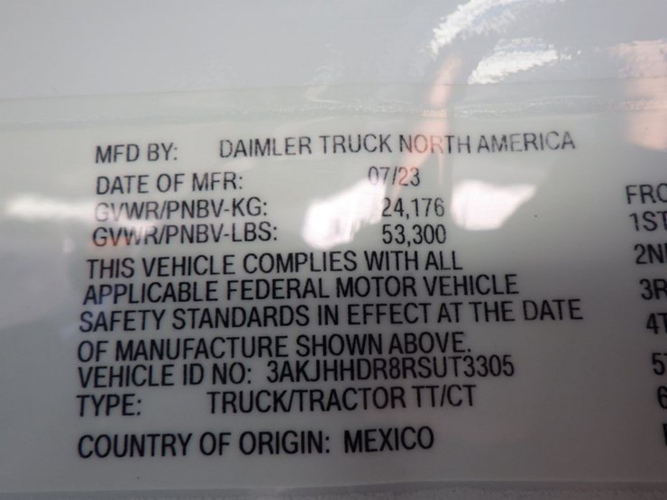 2024-freightliner-cascadia-126-image-22