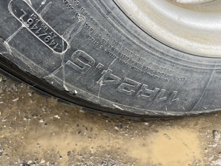 2017-peterbilt-389-image-16