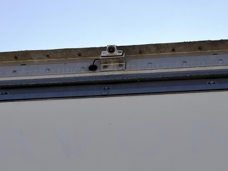 2017-isuzu-nrr-image-7