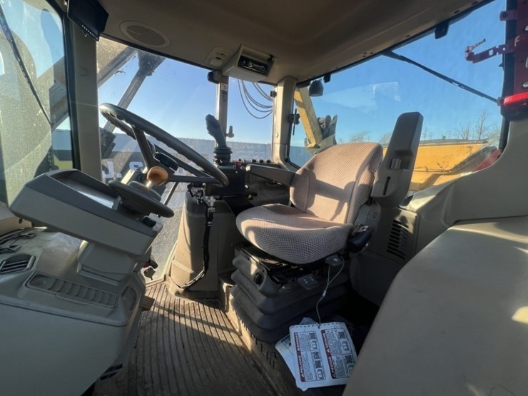 2015-john-deere-6125m-image-24