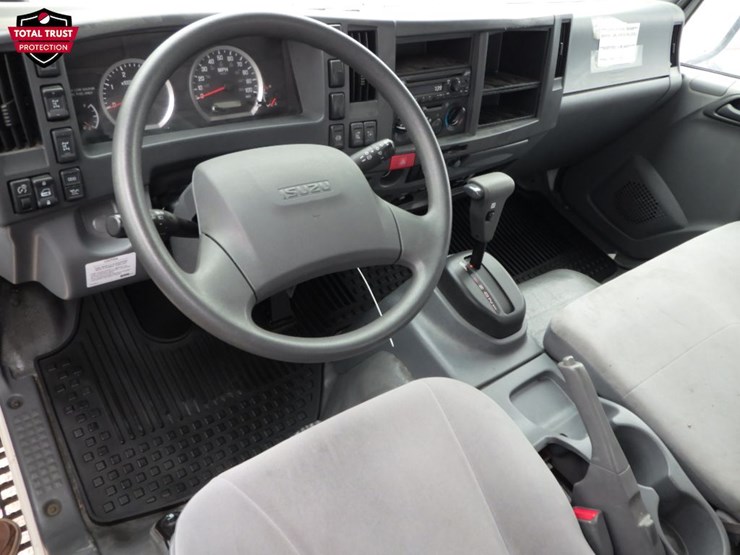 2020-isuzu-nrr-image-15