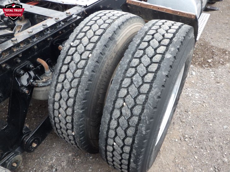 2019-kenworth-t880-image-8