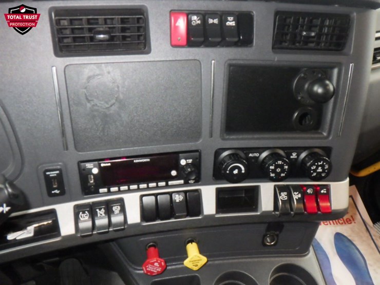 2022-kenworth-t680-image-17