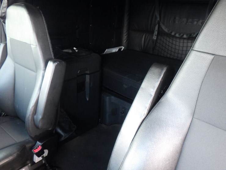 2024-freightliner-cascadia-126-image-21