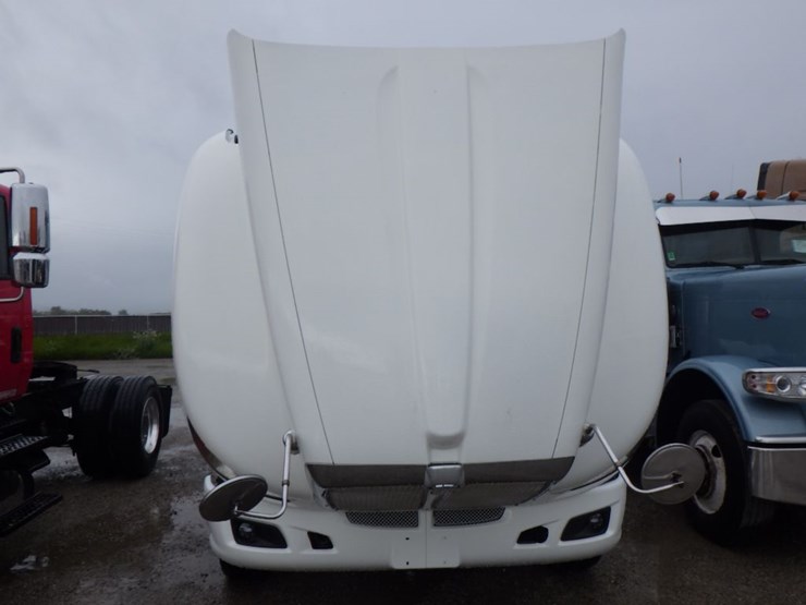 2014-kenworth-t660-image-22