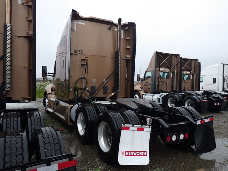 2022-kenworth-t680-image-14