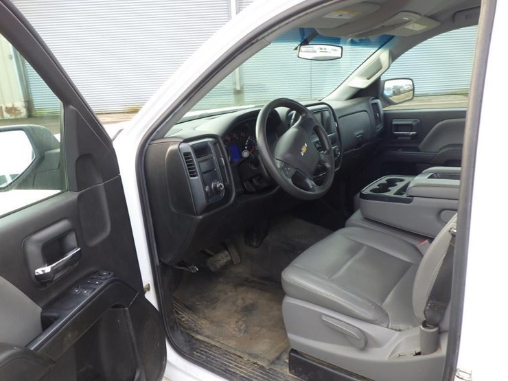 2018-chevrolet-1500-image-5