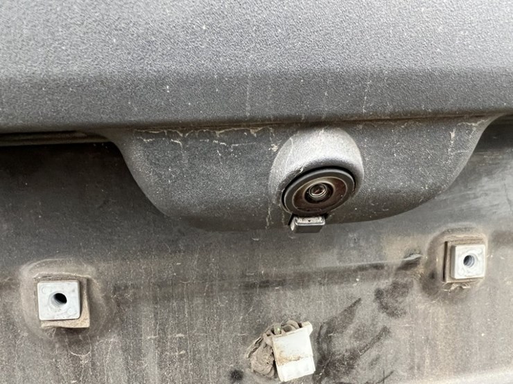 2021-ford-explorer-image-18