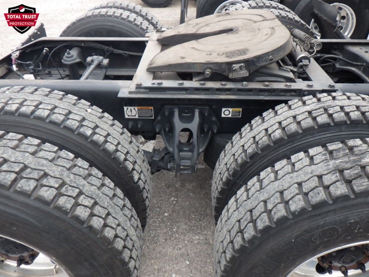 2022-peterbilt-579-image-4