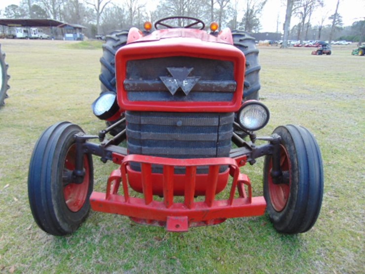 massey-ferguson-135-image-11