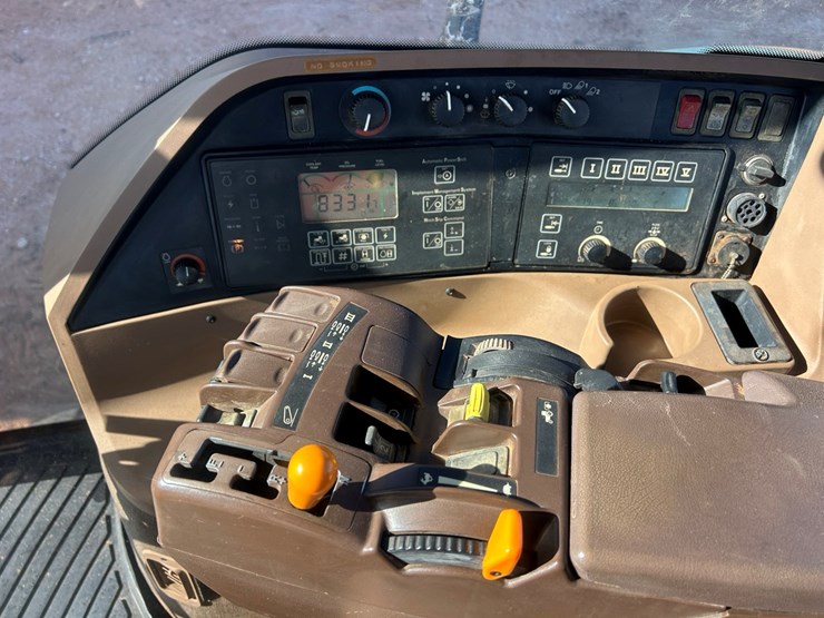 2004-john-deere-8420-image-36