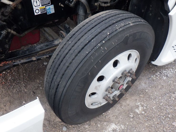 2017-kenworth-t680-image-25