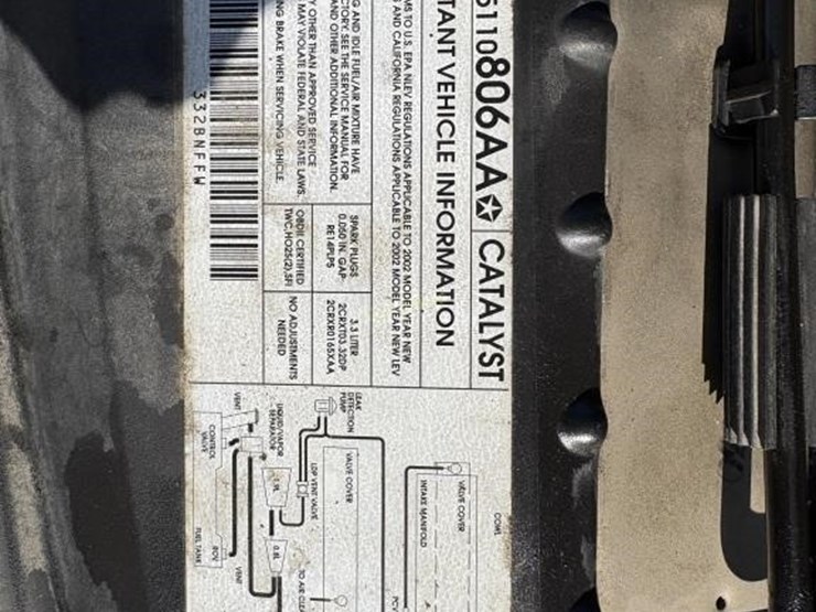 2002-chrysler-town-&-country-image-11