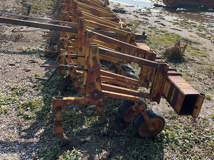 dickey-vater-8-row,-3pt-hitch-image-3