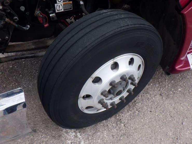 2015-kenworth-t680-image-26