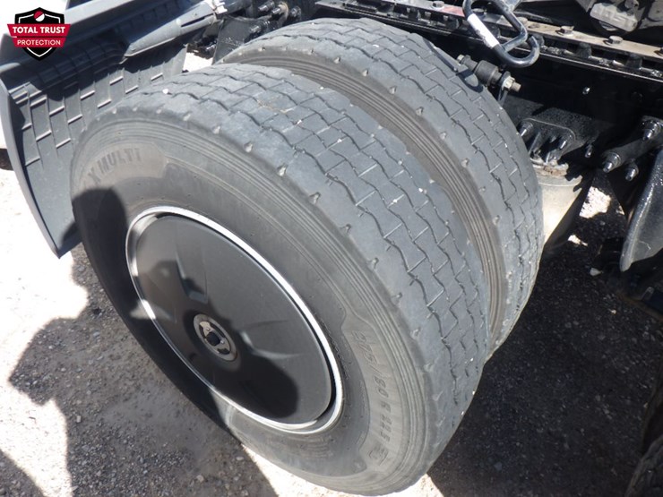 2024-freightliner-cascadia-126-image-17