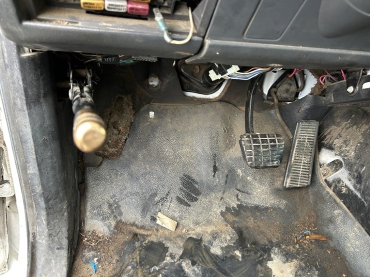 1997-chevrolet-c6500-chip-truck-image-27