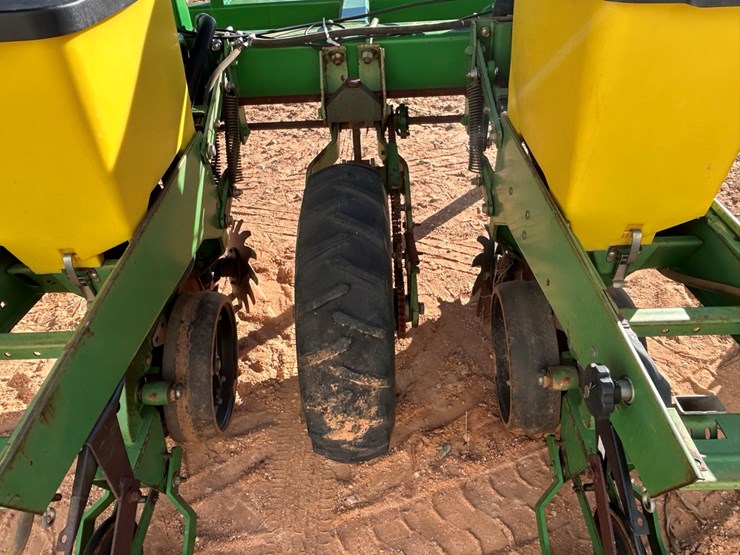 john-deere-1700-image-7