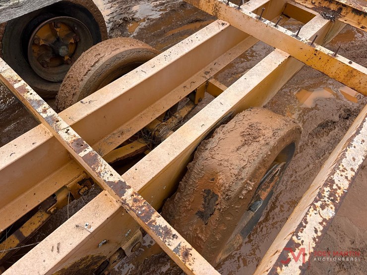 20'-tri-axle-tag-trailer-image-14