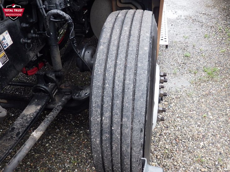 2022-kenworth-t680-image-24