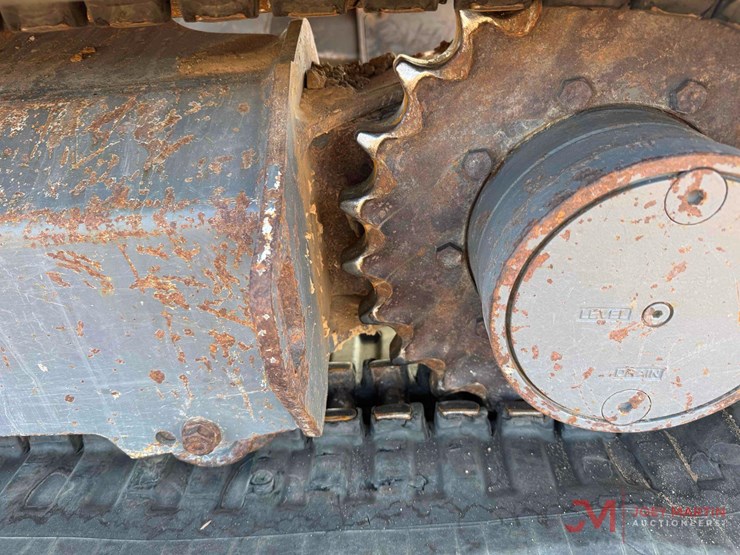 2020-takeuchi-tb240-image-18