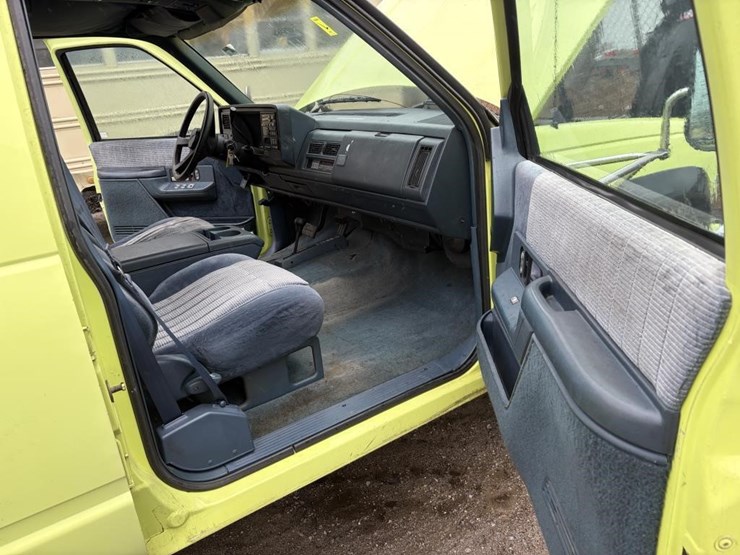 1993-chevrolet-3500-image-9