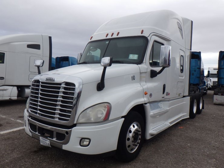 2016-freightliner-cascadia-125-image-1