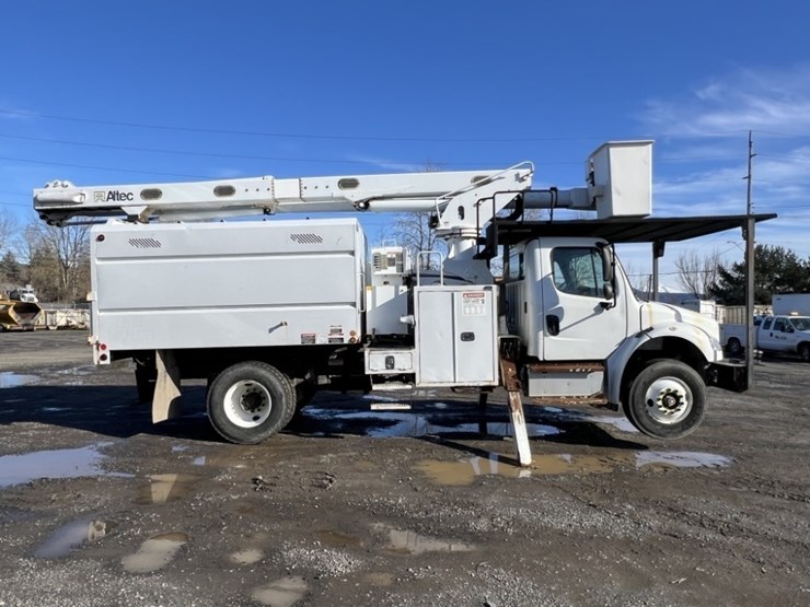2016-freightliner-m2-s/a-bucket-truck-image-3