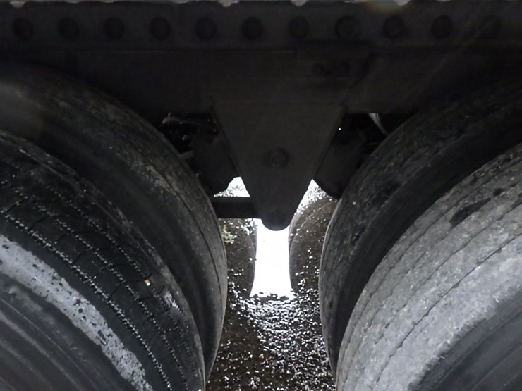 2018-hyundai-translead-image-8