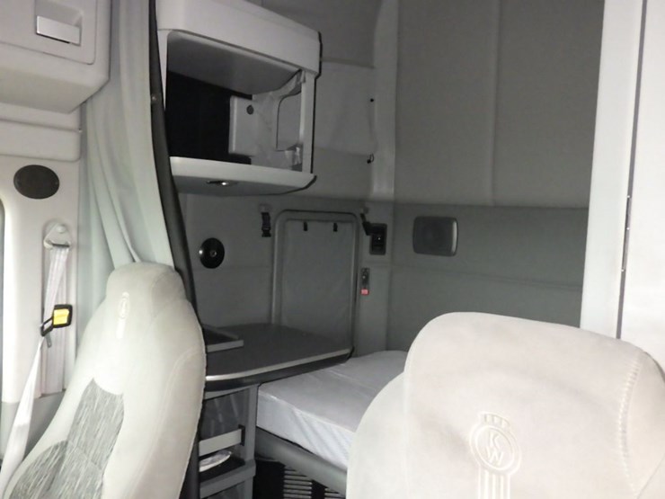 2022-kenworth-t680-image-22