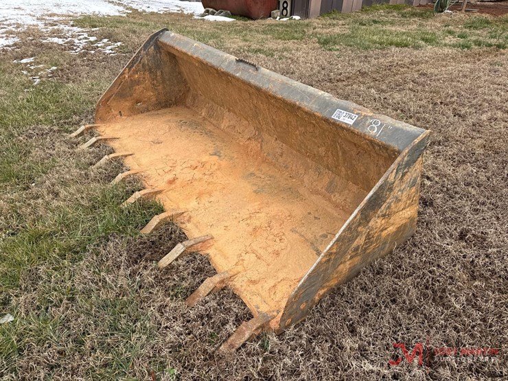 81"-tooth-bucket-skid-steer-attachment-image-4