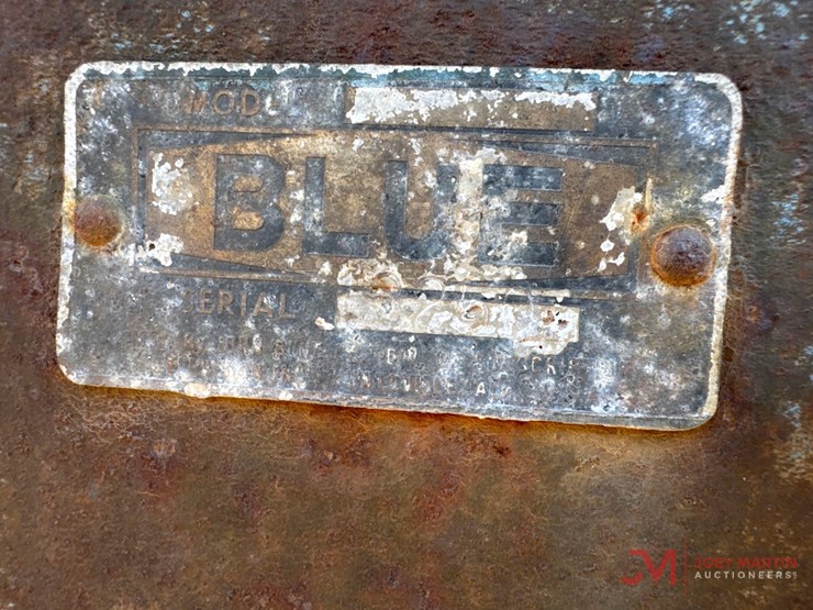 blue-1,000-gallon-towable-water-wagon-image-10