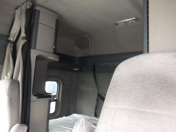 2017-freightliner-cascadia-125-evolution-image-20