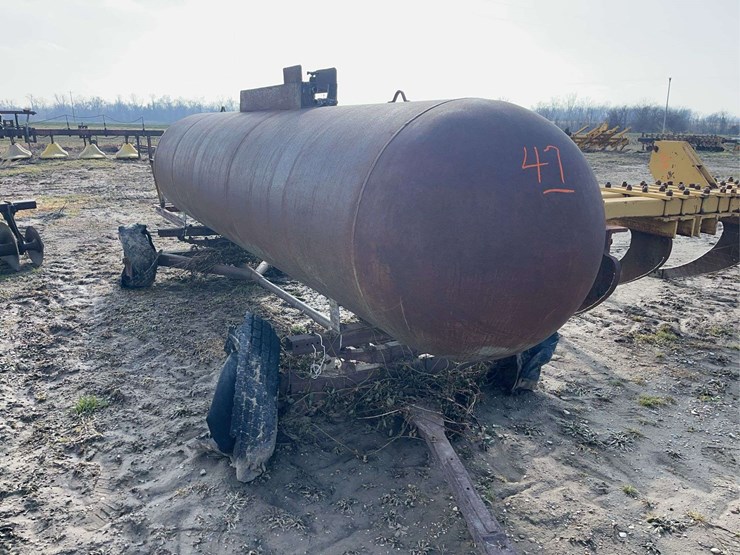 anhydrous-tank-and-trailer-image-2