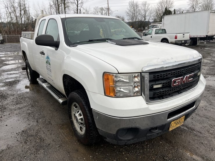 2012-gmc-sierra-extra-cab-4x4-pickup-image-2