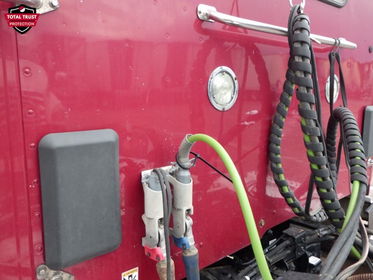 2019-kenworth-t880-image-15