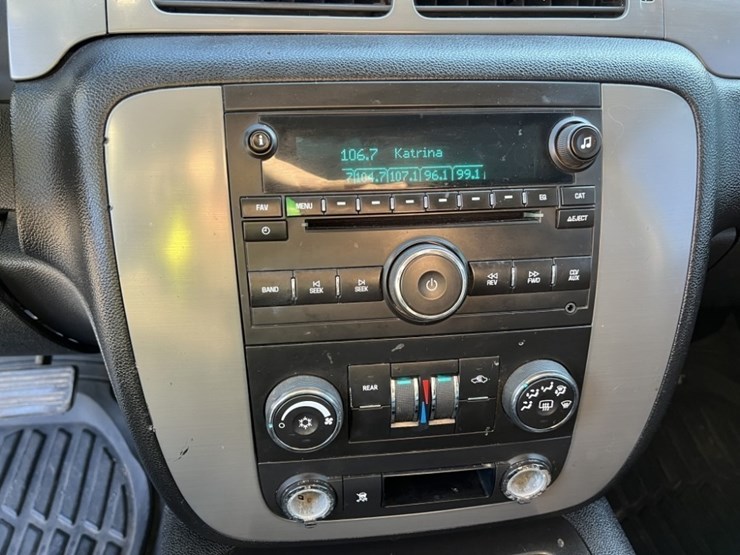 2009-chevrolet-tahoe-image-34