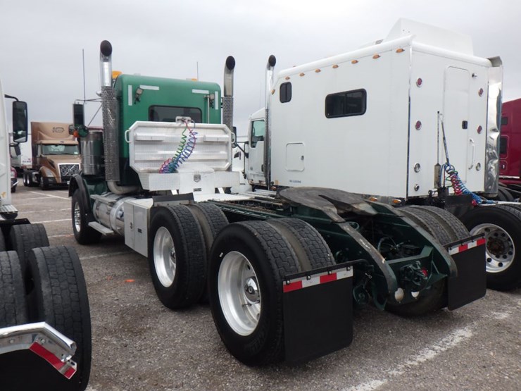 2013-kenworth-t800w-image-10