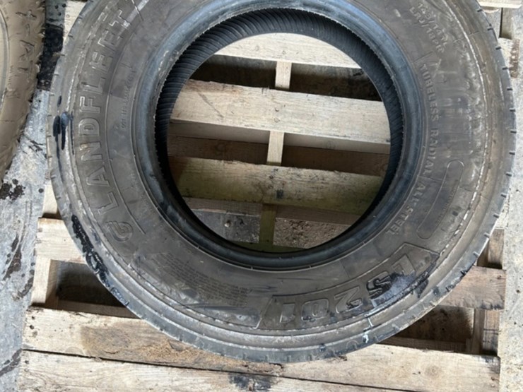 heavyequipment-tires-image-2